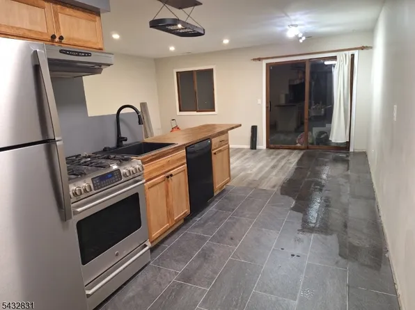 7 Sugar Loaf Ct Unit 2, Vernon, NJ 07462