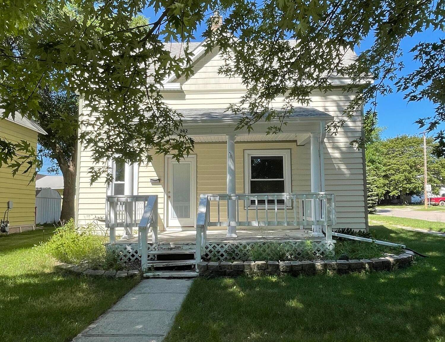 202 S 6th St, Milbank, SD 57252 Zillow