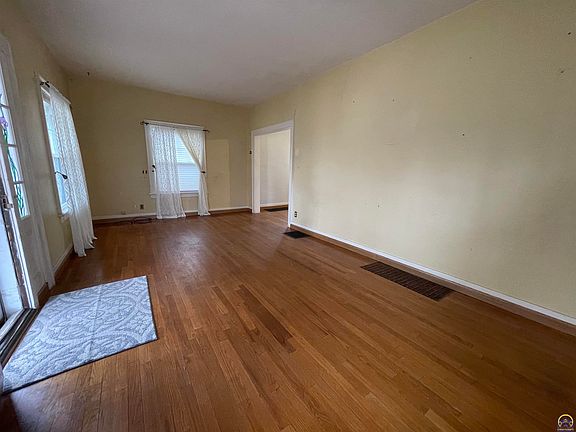 2nd image of 1223 West St