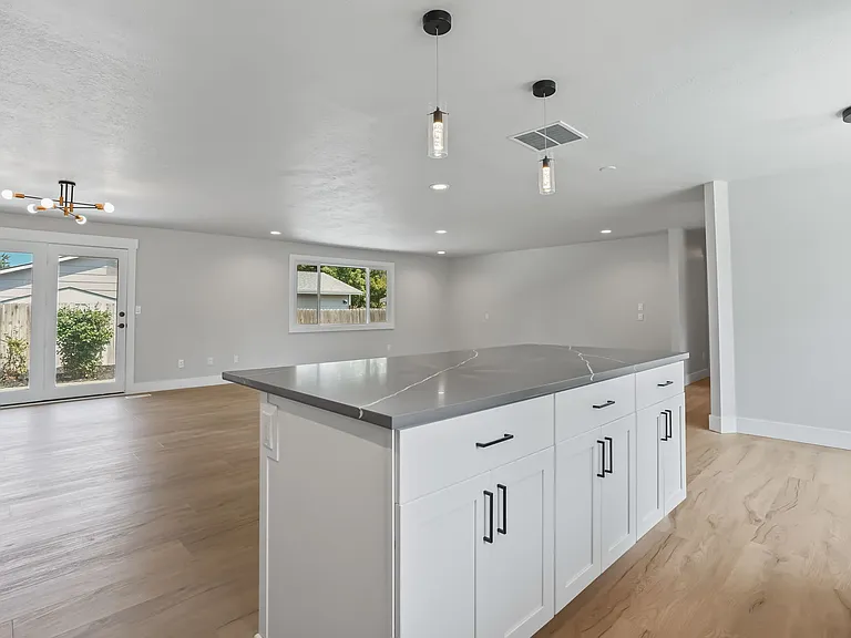 2692 W Gemstone Dr — Photo 6