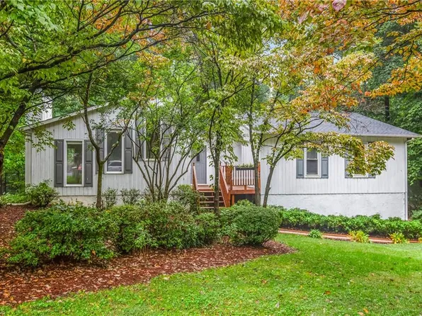 1211 Century Park Ave, Kernersville, NC 27284