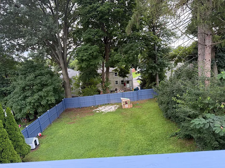 115 Thorniley St — Photo 6