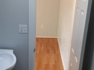 494 Rivet St #1R, New Bedford, MA 02740