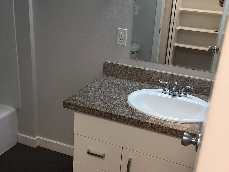 587 N Rosa Parks Way #6 — Photo 16