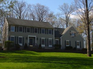 6 Topsail Dr, Lake Hopatcong, NJ 07849