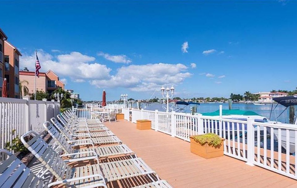 Boca Shores - St Pete Beach