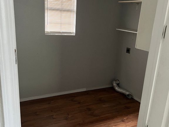 3rd image of 435 N SAN HORACIO AVE