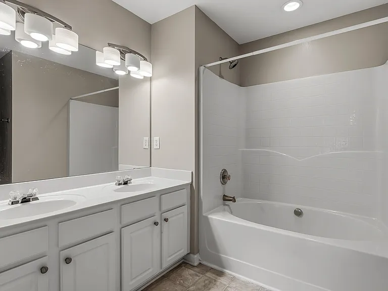 Master Bedroom Full Bath