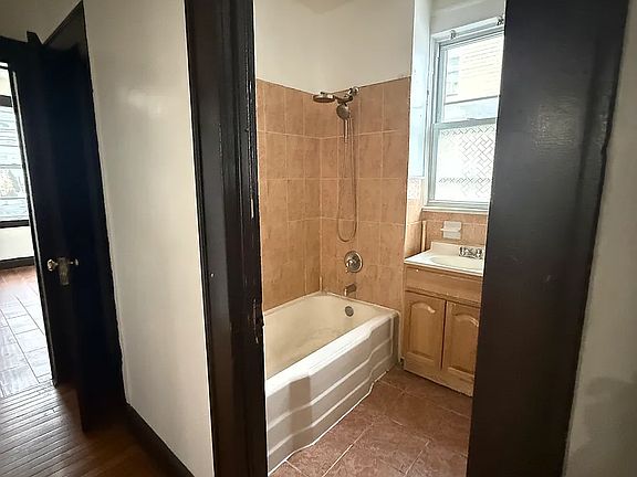 3rd image of 488 Stuyvesant Ave Floor 1