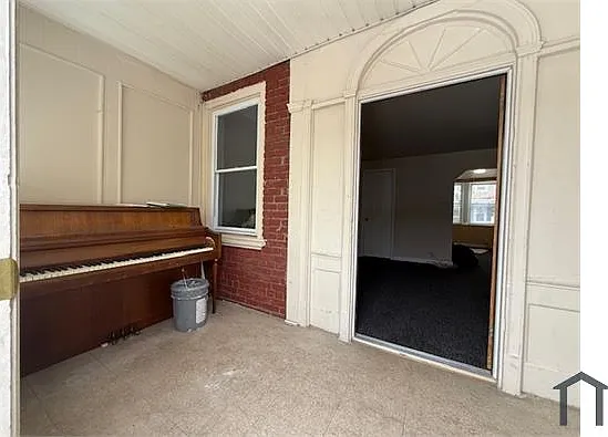 1021 Monitor Rd — Photo 2