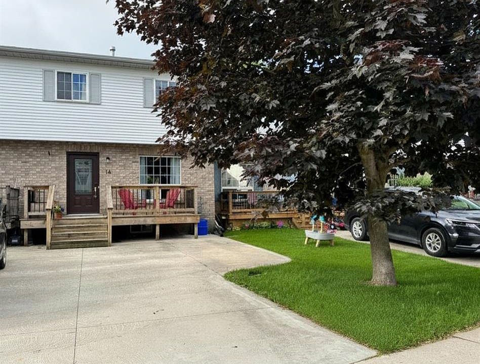 1st image of 14 Farrell Ln