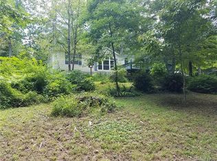 26 Timbers Edge Ln, Fairview, NC 28730