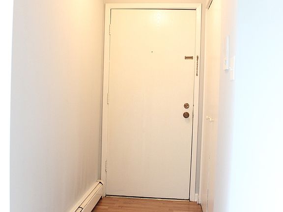 4th image of 13956 Waterbury Dr APT 901