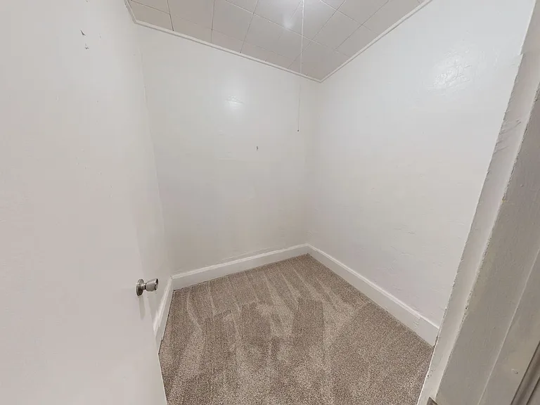 33 Westminster Avenue — Photo 30