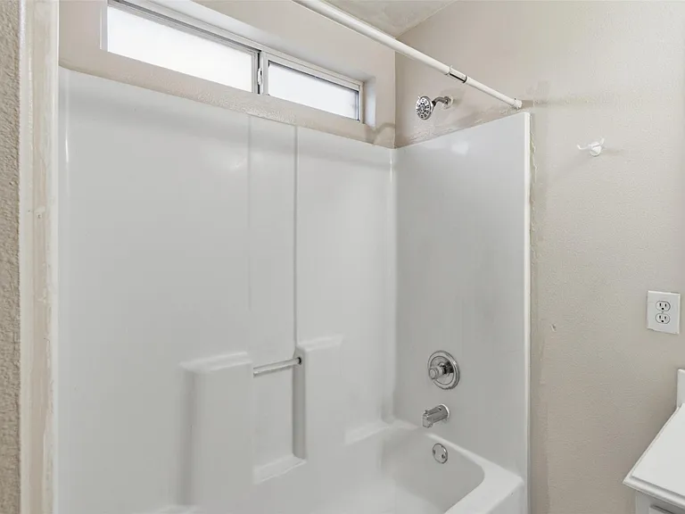 15738 Boonridge Rd — Photo 19