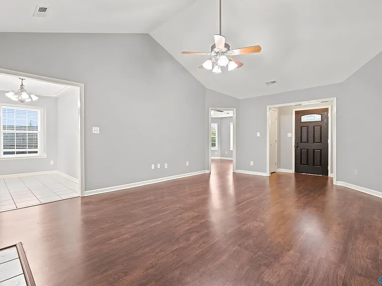 2524 Clovis Rd SW — Photo 4
