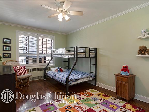 5th image of 316 W 84th St APT 6A
