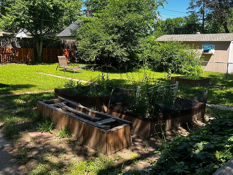 3035 S Clermont Dr — Photo 16