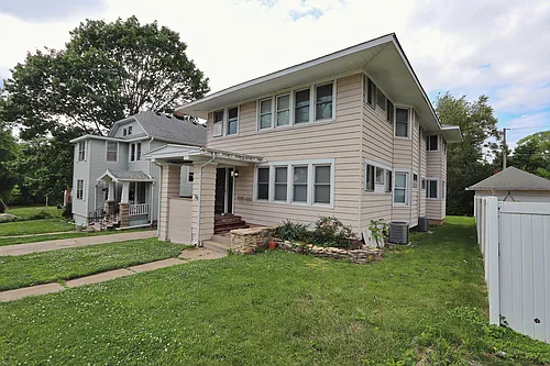 416 1/2 W Jackson St Photo 1