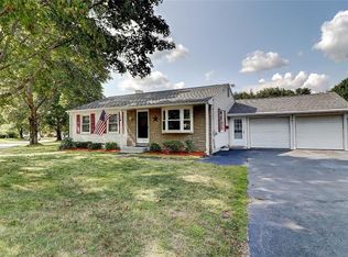 204 Halsey Rd, Woonsocket, RI 02895