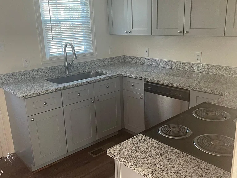 732 Hollywood St #732 — Photo 6