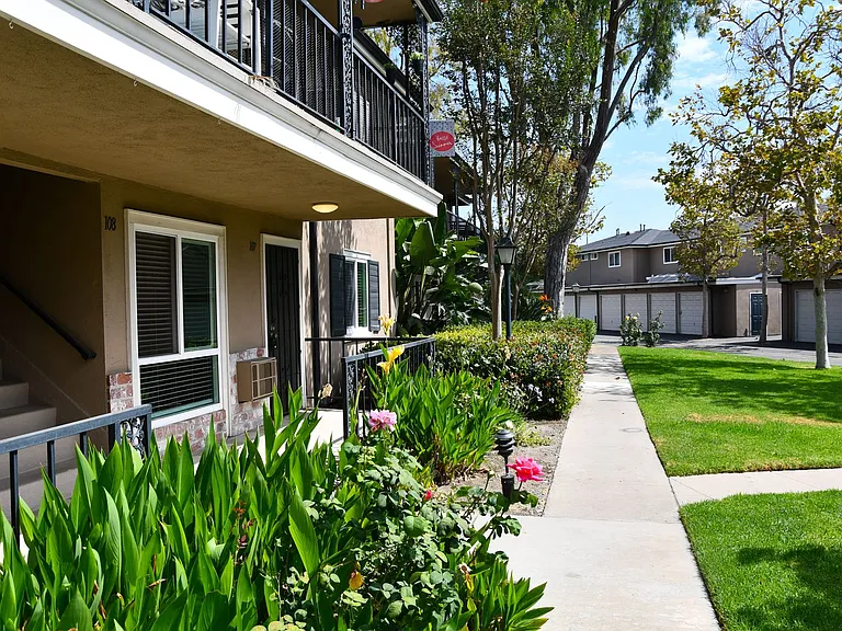 660 S Glassell St #107 — Photo 28