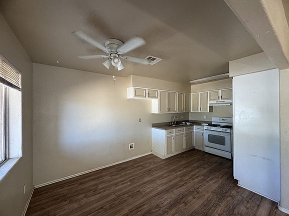 2nd image of 3036 Pacific Ave