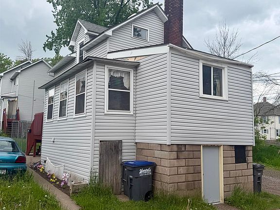 4th image of 714 E 6th St