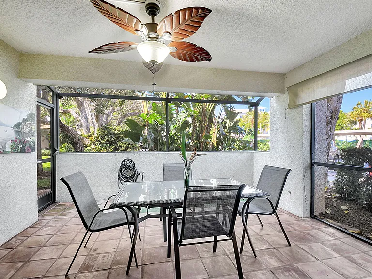318 Oak Harbour Dr #318 — Photo 12