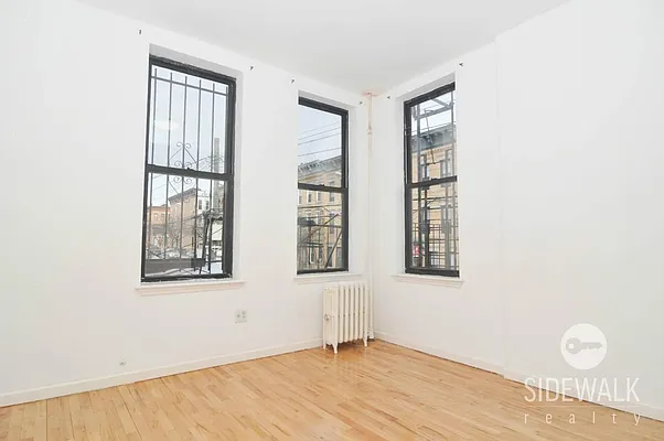 Rented by Sidewalk Realty LLC | media 5