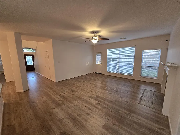 19427 Egret Wood Way — Photo 4