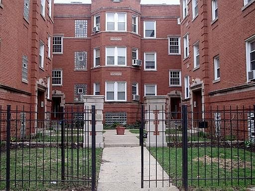 1st image of 2300 W Granville Ave APT 2S
