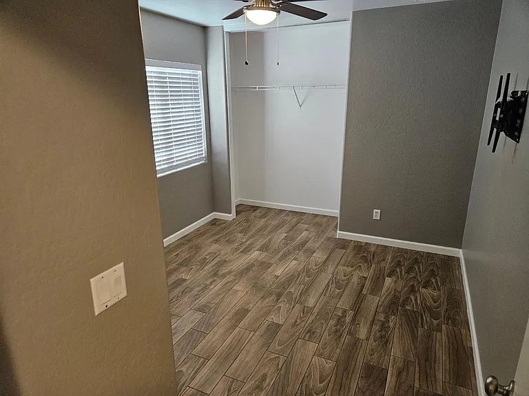 22554 W Yavapai St — Photo 11