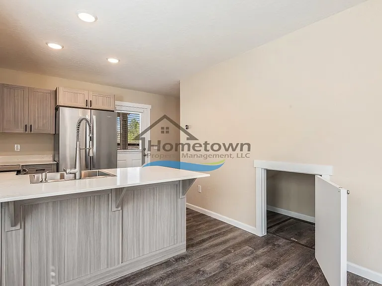 705 E Alaina Ave — Photo 23