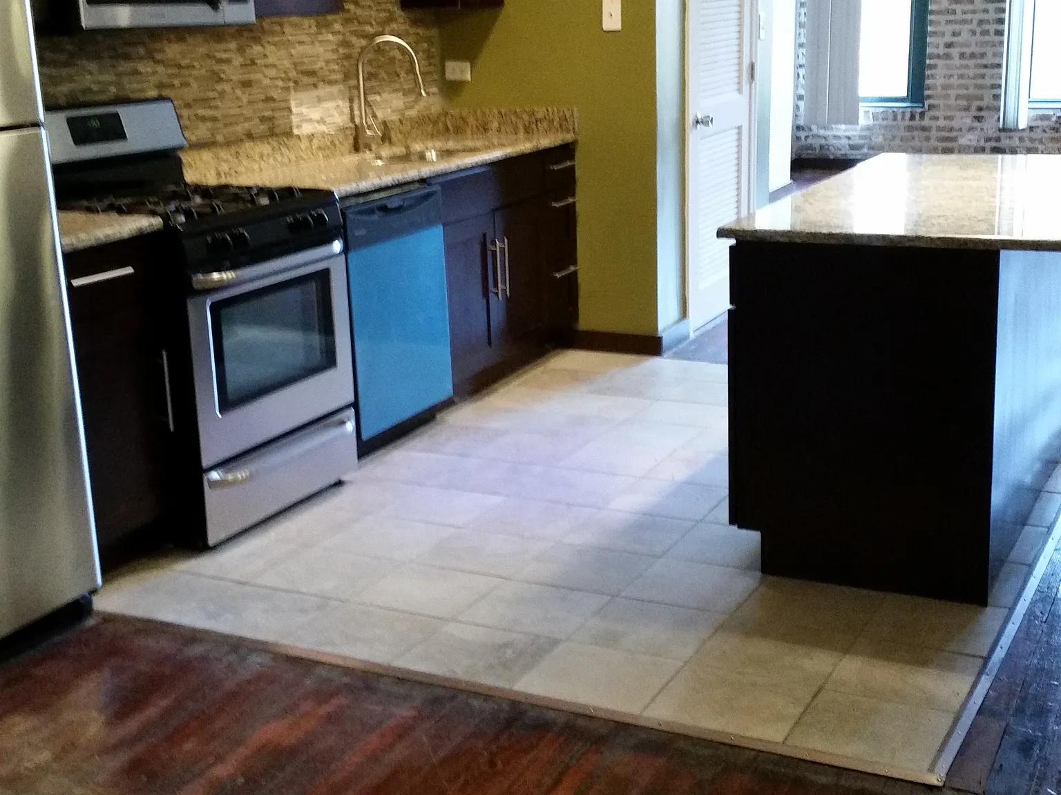 2 bed, 1800 sqft, $3,100 — Photo 2