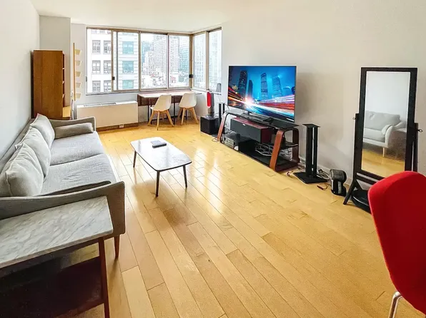 350 W 50th St, New York, NY