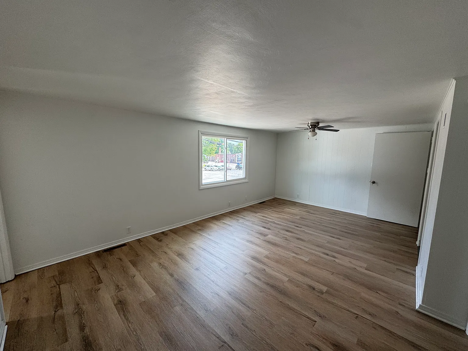 2 bed, 1000 sqft, $995 — Photo 3