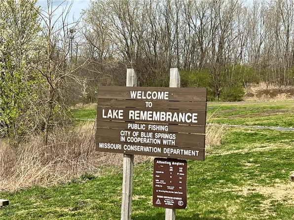 NE Jefferson St, Blue Springs, MO 64014