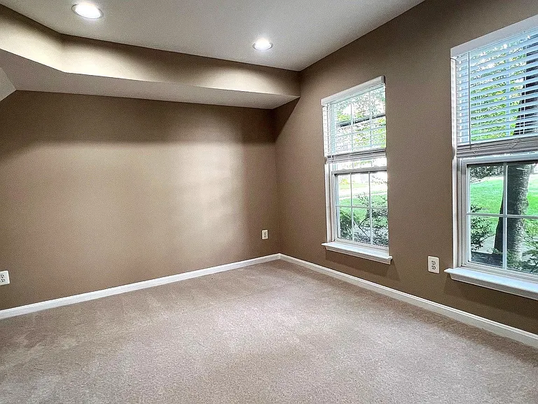 44314 Cornish Ln — Photo 4
