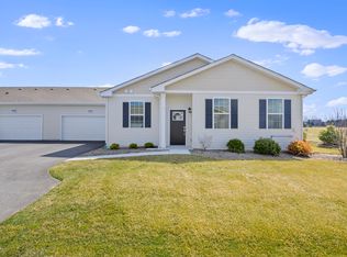 1028 Crestview Ln #1212, Hampshire, IL 60140