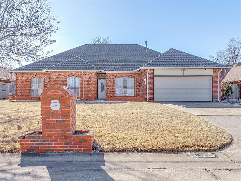 1st image of 1312 SW 106th Pl