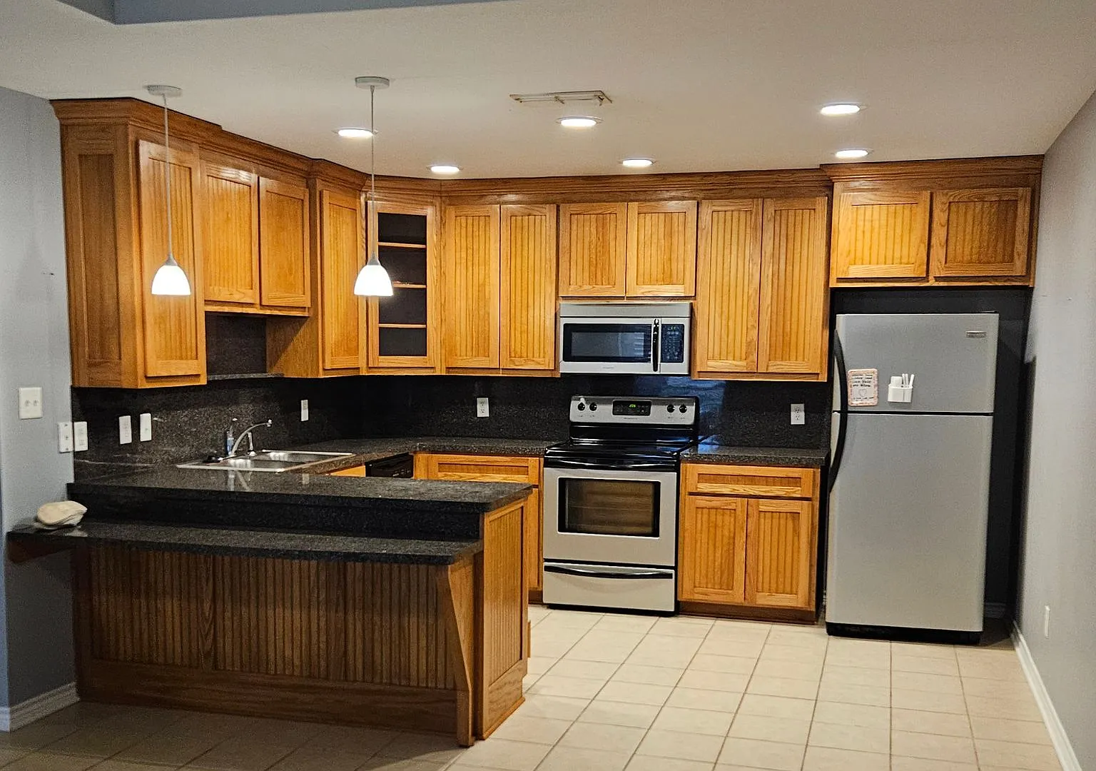 2 bed, 960 sqft, $1,200 — Photo 1
