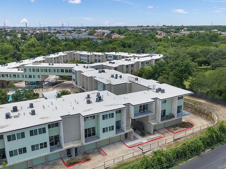 604 N Bluff Dr #115 — Photo 41