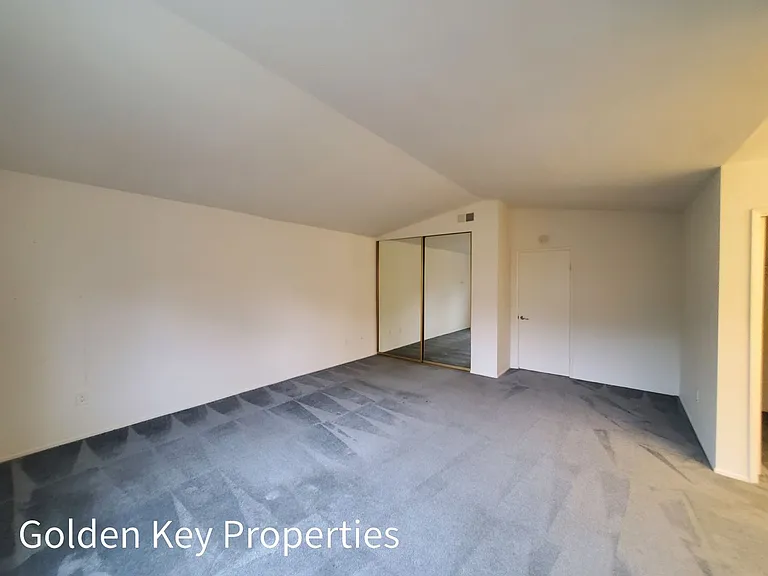 2982 Lexington Cir — Photo 11