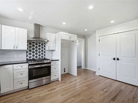 3rd image of 2680 Hayden Rd