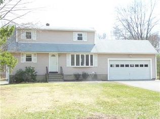 18 Ladentown Rd, Pomona, NY 10970