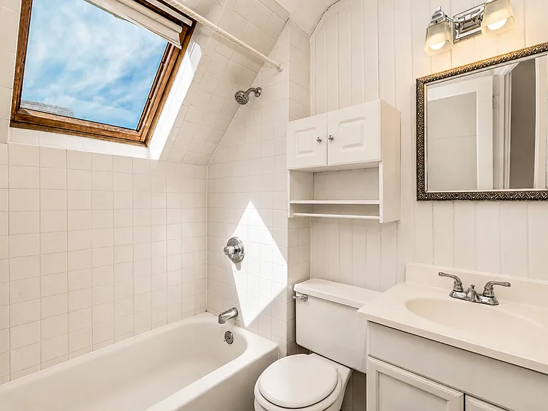 2837 N Downer Ave — Photo 9