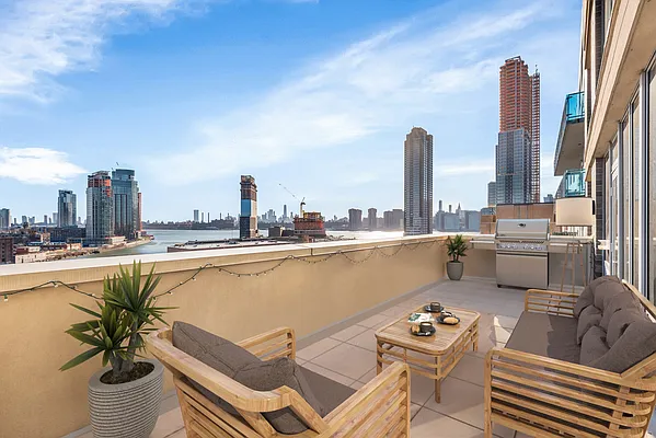 Sold by SERHANT. | media 19