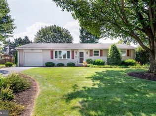 416 Edgewood Dr, Lebanon, PA 17042