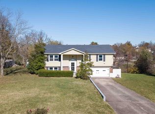 104 Greenbriar Dr, Richmond, KY 40475